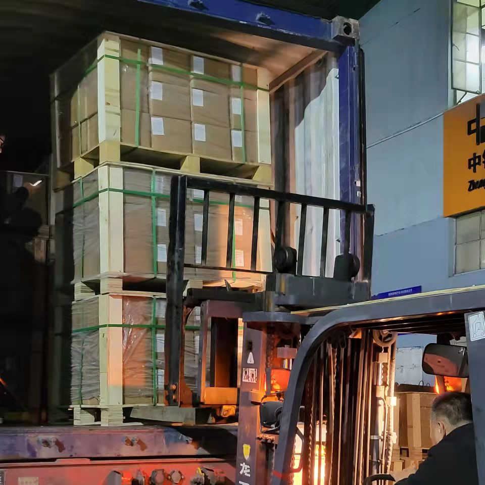 La carga nocturna es permitir que los clientes reciban los productos deseados...