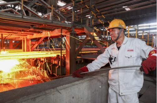 Producción de acero crudo de China en 2022 cae, según informe