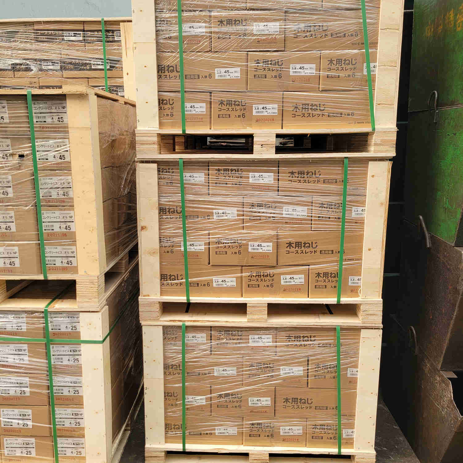 Para el almacenamiento de productos de tornillo